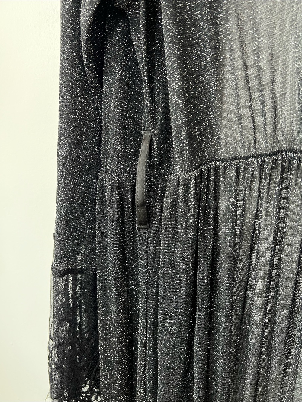 Dazy Women’s XL Black Sheer Lace Trim Shimmery Robe - Picture 6 of 6